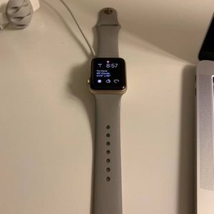 Gold Apple Watch Series 2 38mm